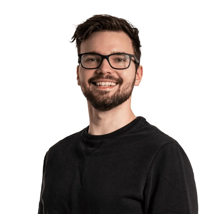 Jonas, on-set support at BIG STUDIO